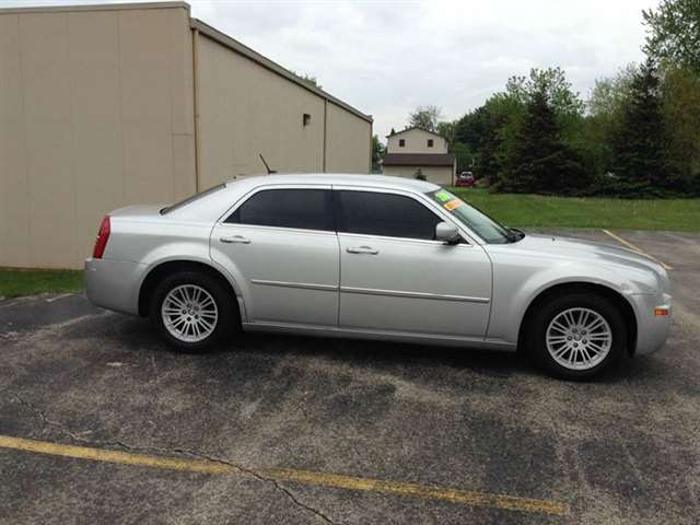 2008 Chrysler 300 Touring 4dr Sedan